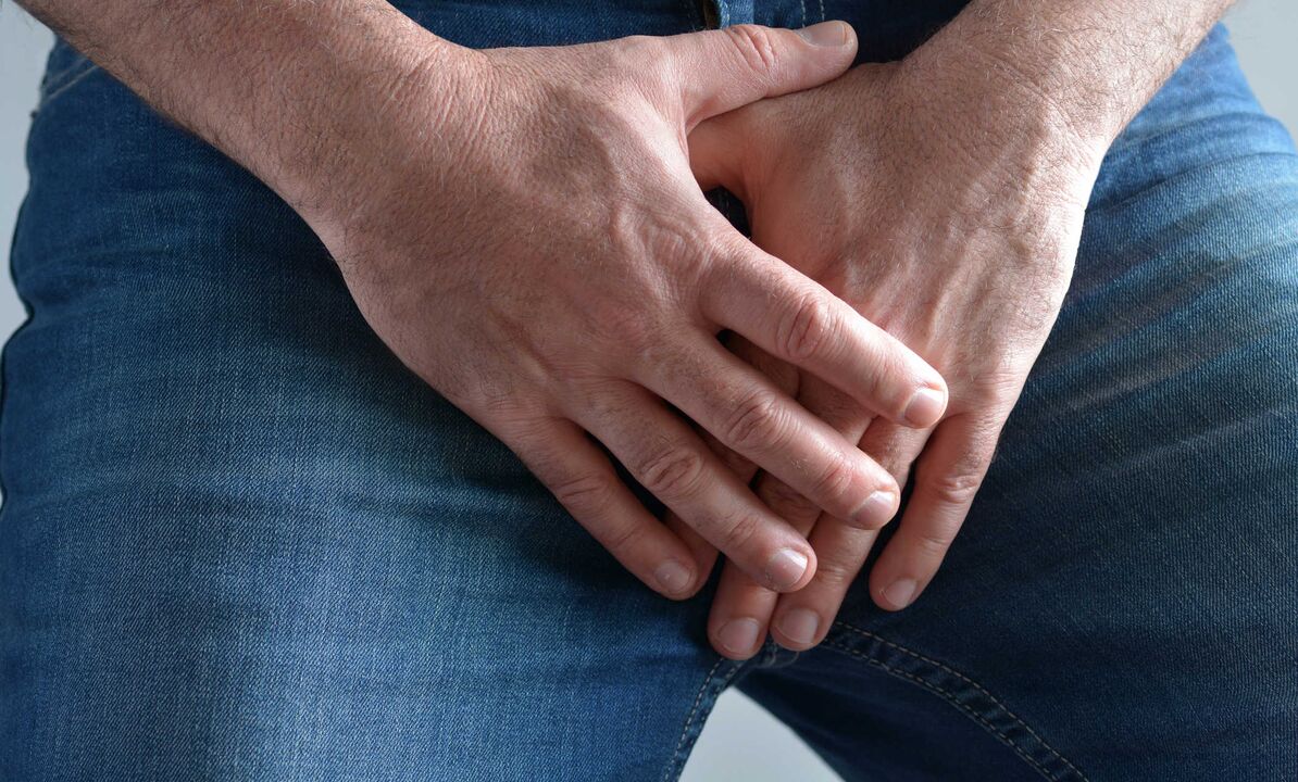Muškarac pati od nelagode u preponama zbog mikrohirurške transplantacije mišića penisa